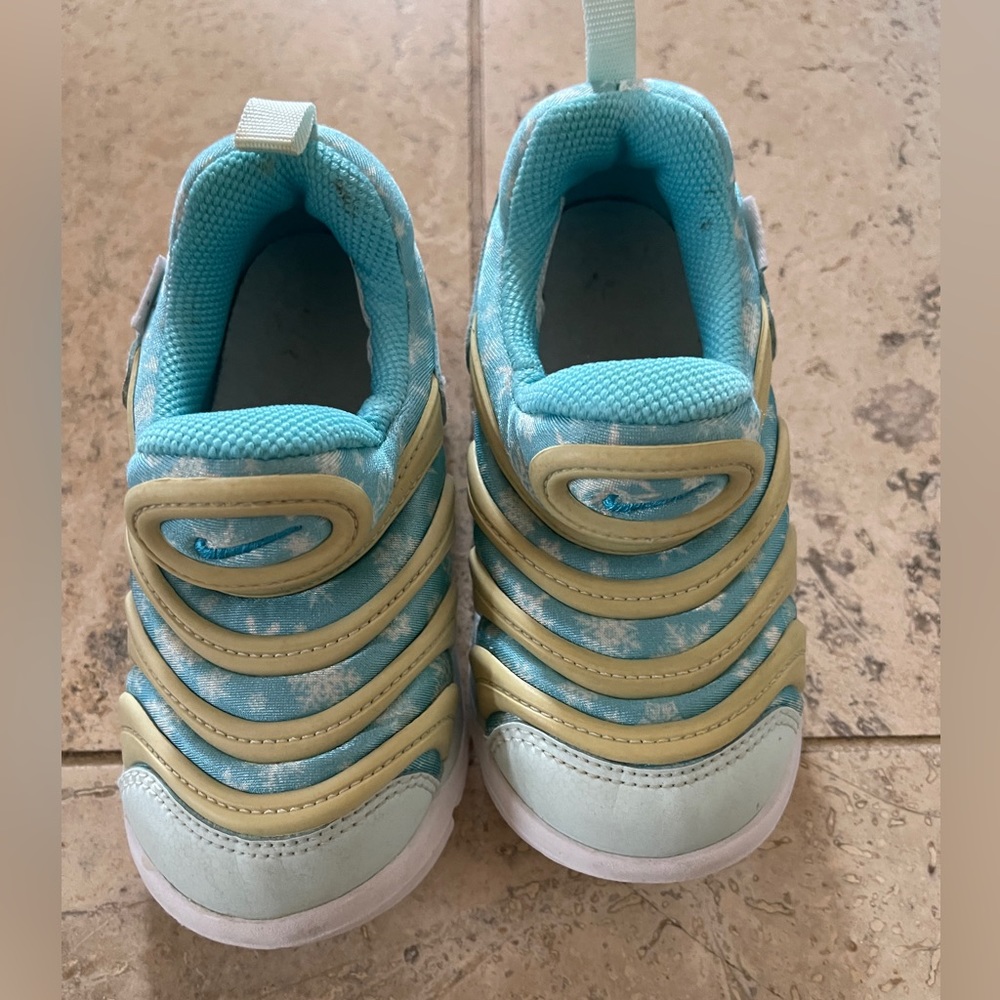 Nike shoes baby blue size 9C